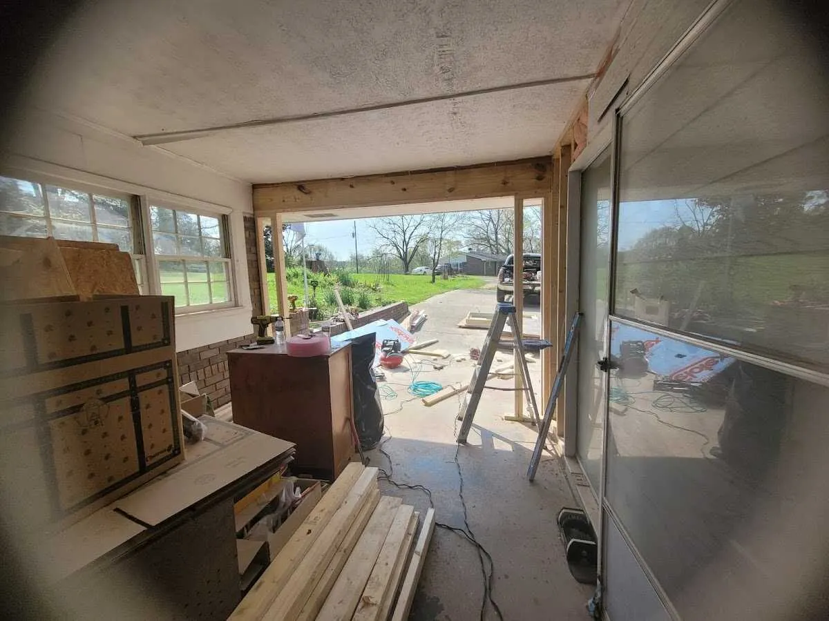 Air movers and dehumidifier for Water Mitigation Services in Timberwood Park